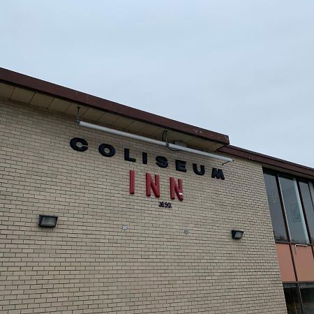 Coliseum Inn & Suites - Garden City Long Island East Meadow Exteriér fotografie